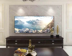 Desert Stone Enterior, Ez a modern nappali dekoráció tartalmaz egy kőhatású PVC falpanelt, amely márvány mintázattal rendelkezik.